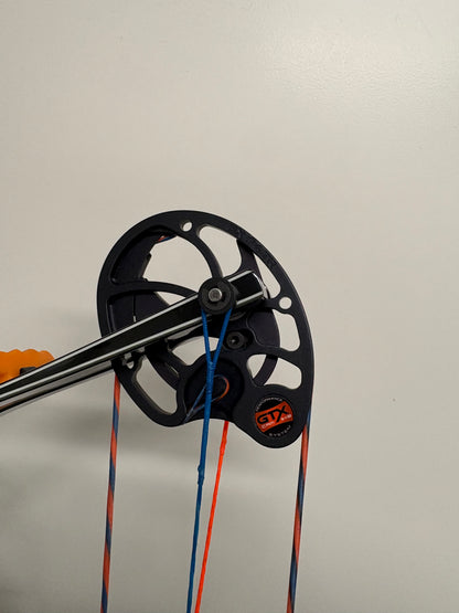 Hoyt Podium X Elite 40 Compound Bow RH Electric Teal GTX #4 50-60 lbs - Used
