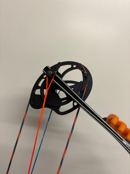 Hoyt Podium X Elite 40 Compound Bow RH Electric Teal GTX #4 50-60 lbs - Used