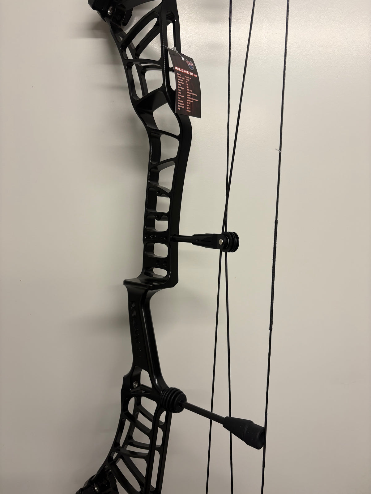 Topoint Reliance Pro 38 Compound Bow RH Black 35-50 lbs - NEW