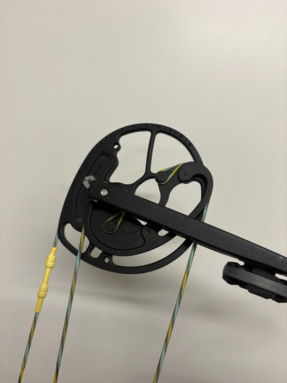 Elite Victory X 37 Compound Bow RH Grey 50-60 lbs - Used