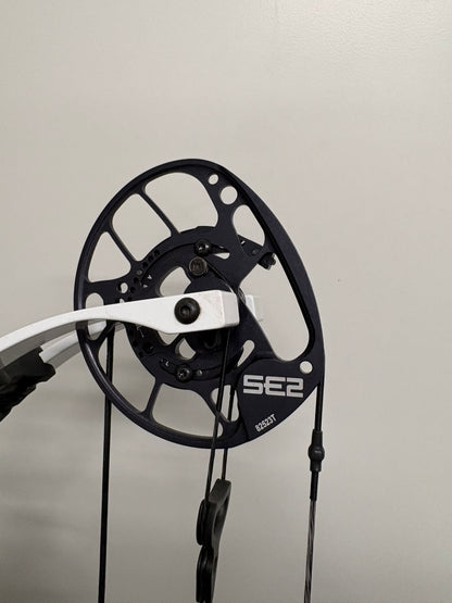 PSE Dominator Duo X 40 SE2 Compound Bow RH/LH Navy Blue 50-60 lbs - Used