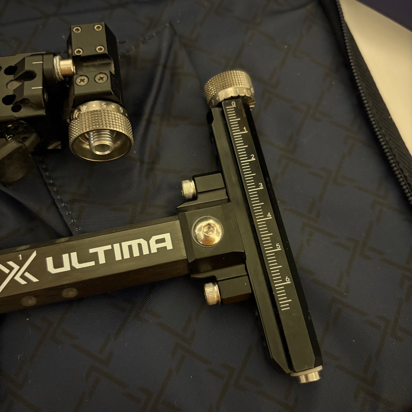 Shibuya Ultima CPX II Compound Sight RH Black 400-6 inch - Show Model (#BB82)