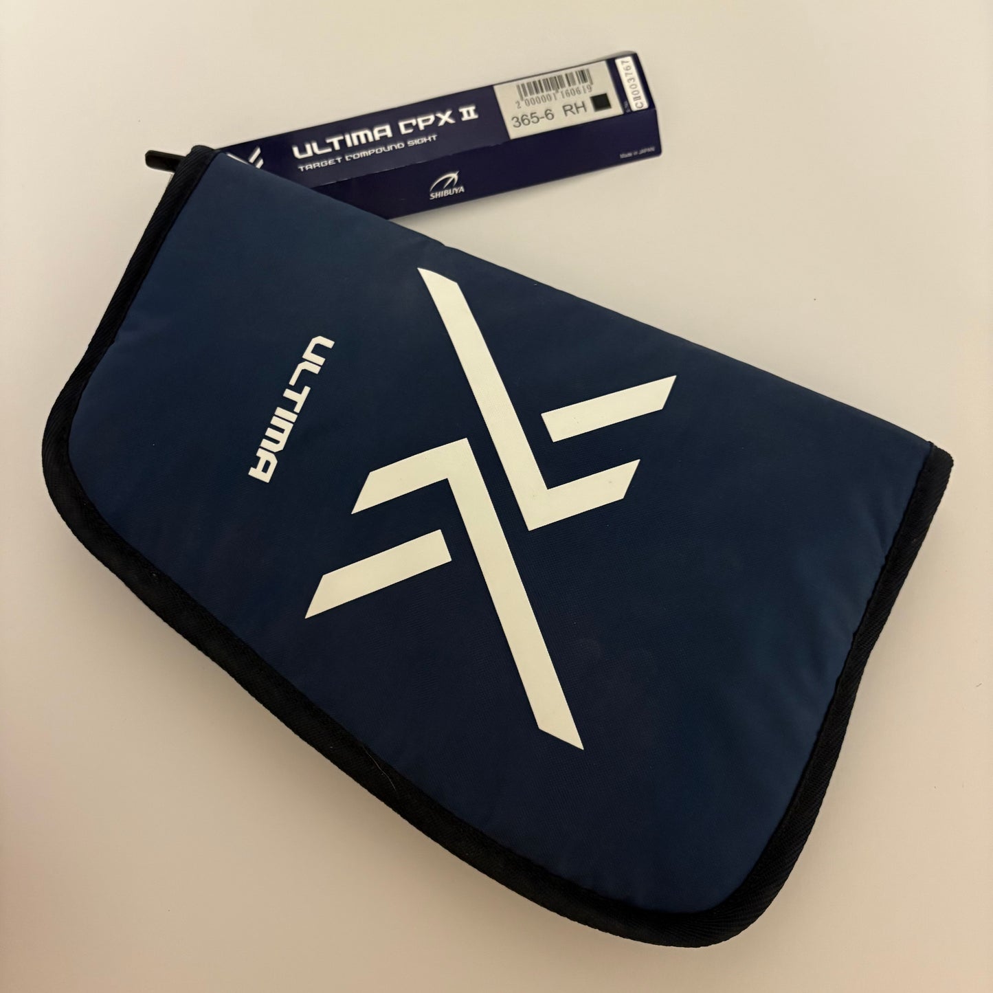 Shibuya Ultima CPX II Compound Sight RH Black 400-6 inch - Show Model (#BB82)