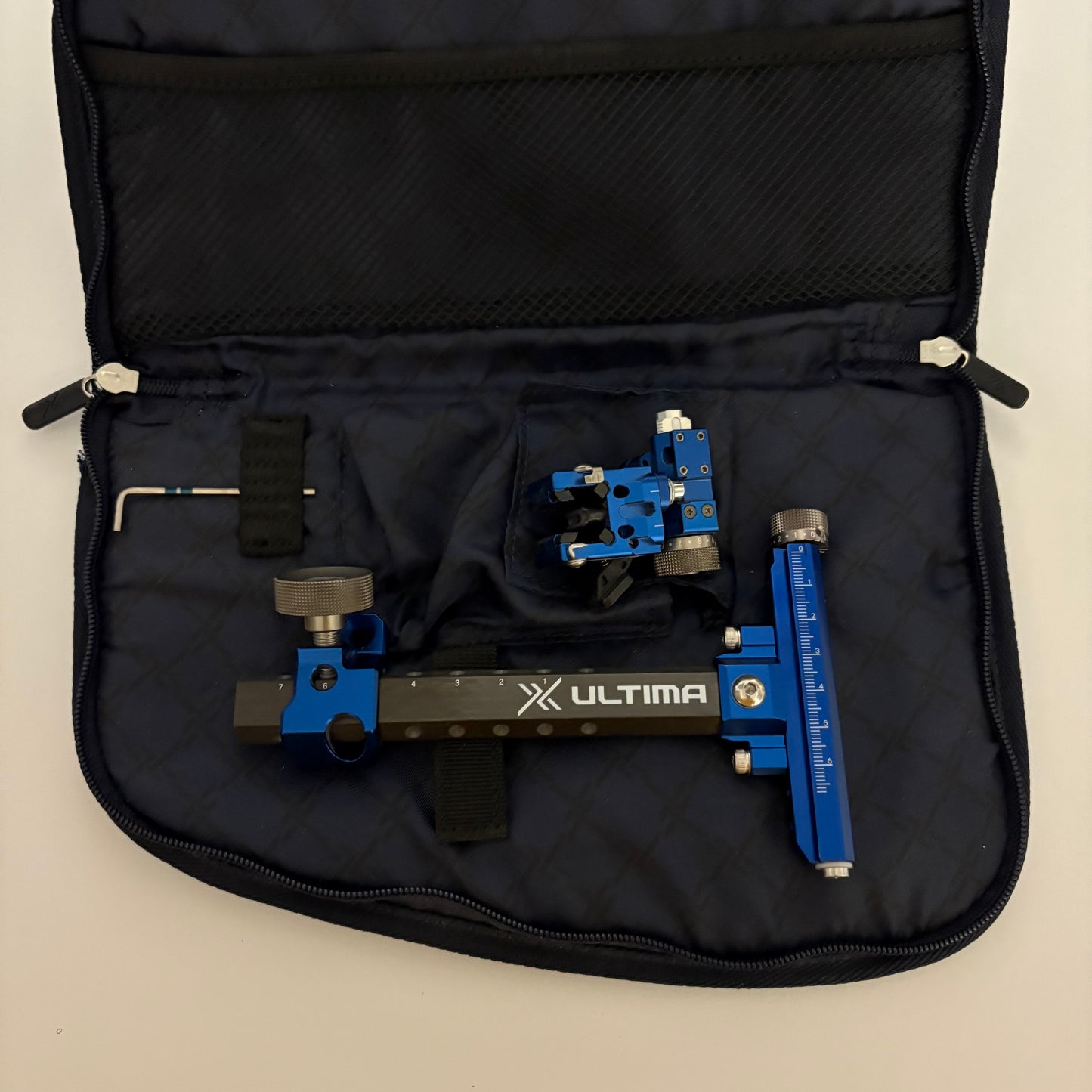 Shibuya Ultima CPX II Compound Sight RH Blue 400-6 inch - Used (#OB86)