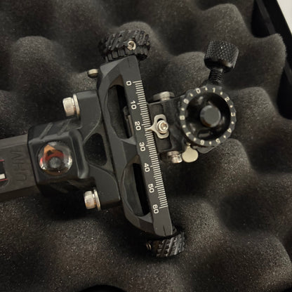 Axcel Achieve XP 1.5 Variable Range Compound Sight RH Black 6'' - Used (#OB89)