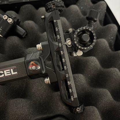 Axcel Achieve XP Compound Sight RH Black 6'' - Used (#OB90)