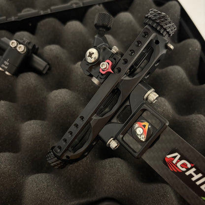 Axcel Achieve XP Compound Sight RH Black 6'' - Used (#OB90)