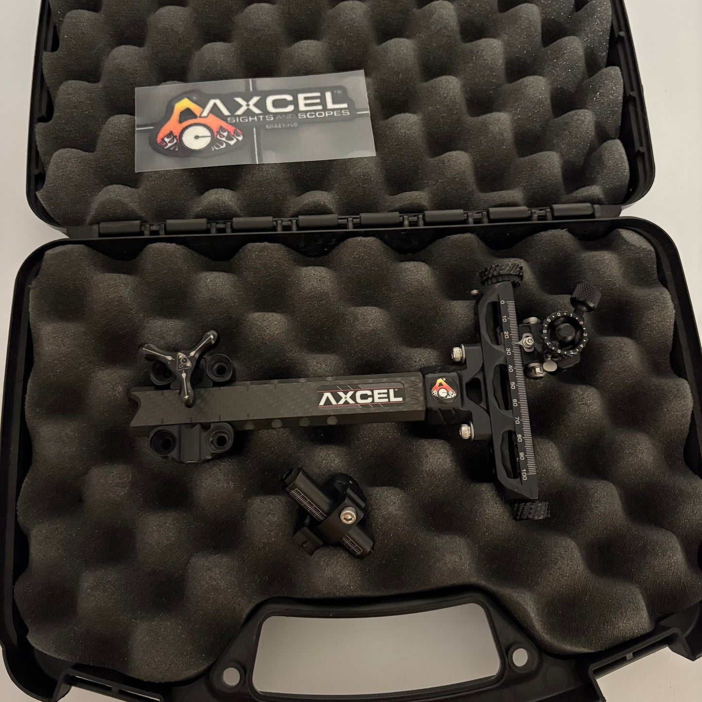 Axcel Achieve XP Compound Sight RH Black 6'' - Used (#OB91)