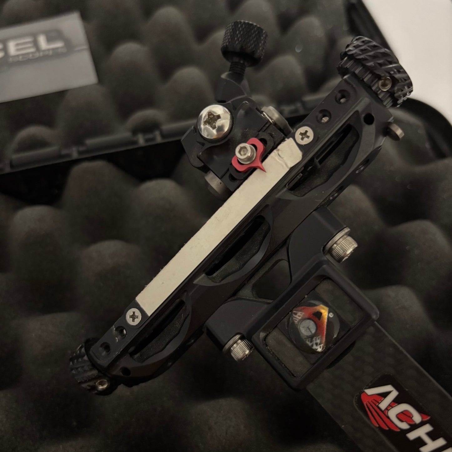 Axcel Achieve XP Compound Sight RH Black 6'' - Used (#OB91)