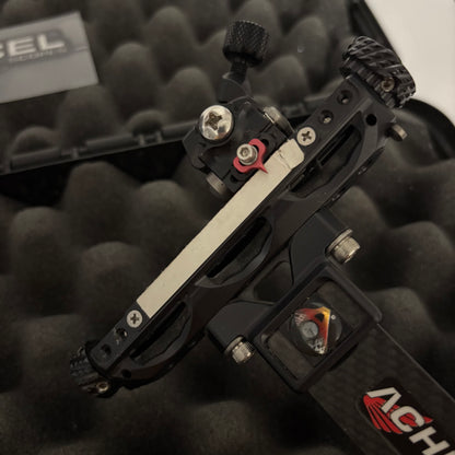 Axcel Achieve XP Compound Sight RH Black 6'' - Used (#OB91)