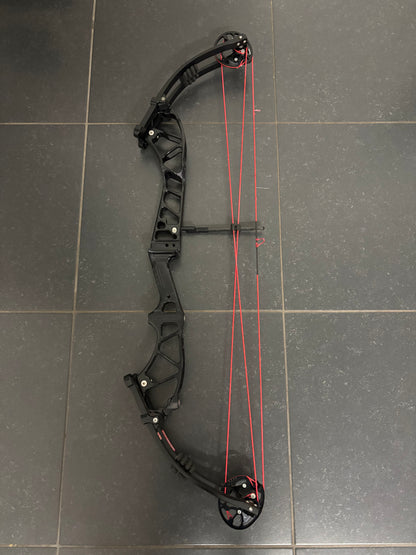 Mybo Edge Compound Bow RH Midnight Black #E2 Cam 50-60 lbs - Used (1.1)