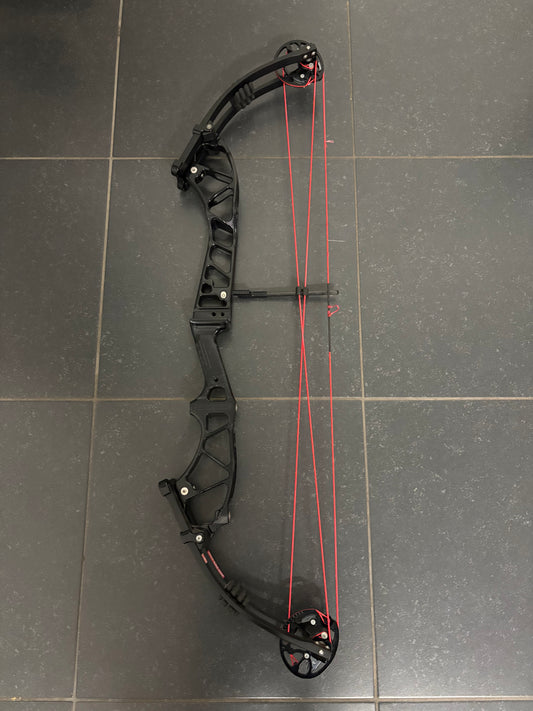 Mybo Edge Compound Bow RH Midnight Black #E2 Cam 50-60 lbs - Used (1.1)
