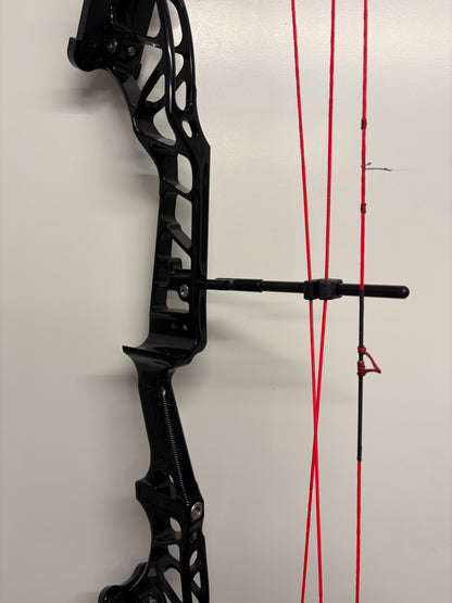 Mybo Edge Compound Bow RH Midnight Black #E2 Cam 50-60 lbs - Used (1.1)