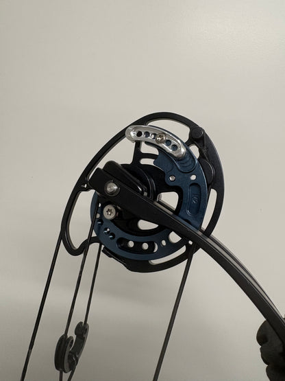 Mybo Revolution 40 Compound Bow RH Desert Sand 50-60 M-cam - Used