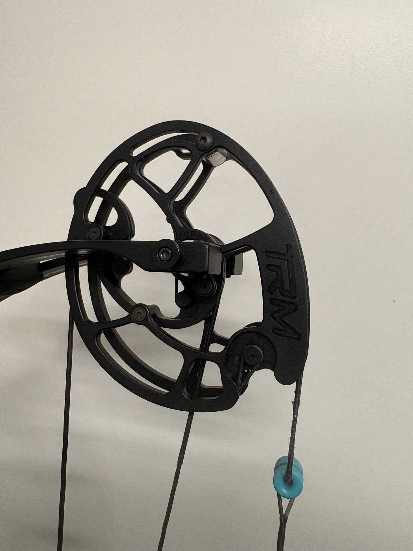 Prime Logic CT9 Compound Bow RH Glacier 50-60 lbs - Used