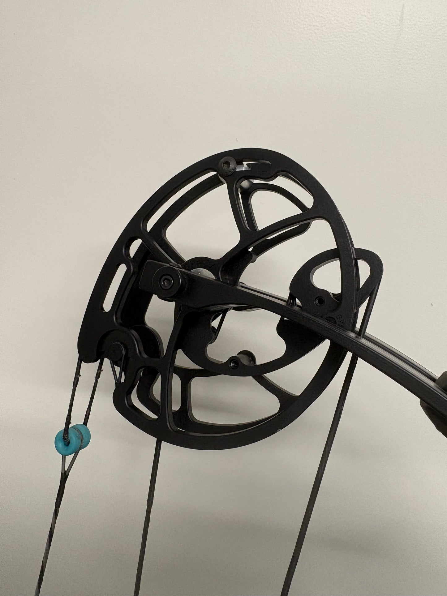 Prime Logic CT9 Compound Bow RH Glacier 50-60 lbs - Used