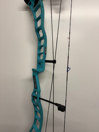 Prime Logic CT9 Compound Bow RH Glacier 50-60 lbs - Used