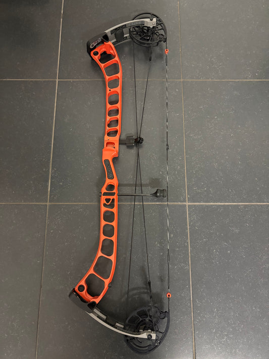 Prime Black 9 Compound Bow RH Orange Tang 50-60 lbs - Used