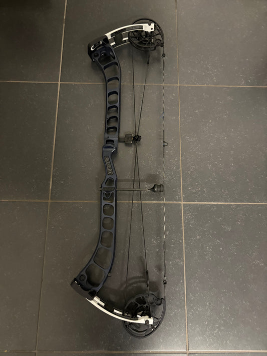 Prime Black 9 Compound Bow RH Midnight Blue 50-60 lbs - Used