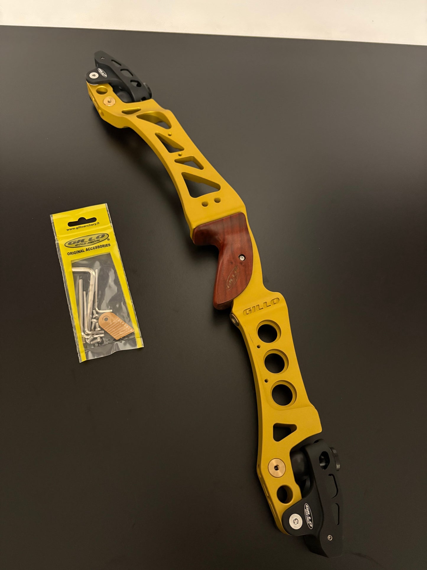 Gillo Riser GT 25 ILF RH Yellow 25'' B-Grade - Show Model (#4)