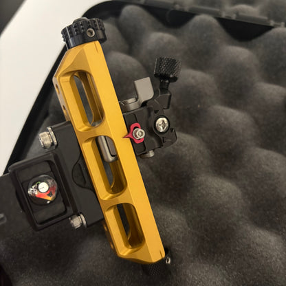 Axcel Achieve CXL Compound Sight LH Gold 9'' - Used