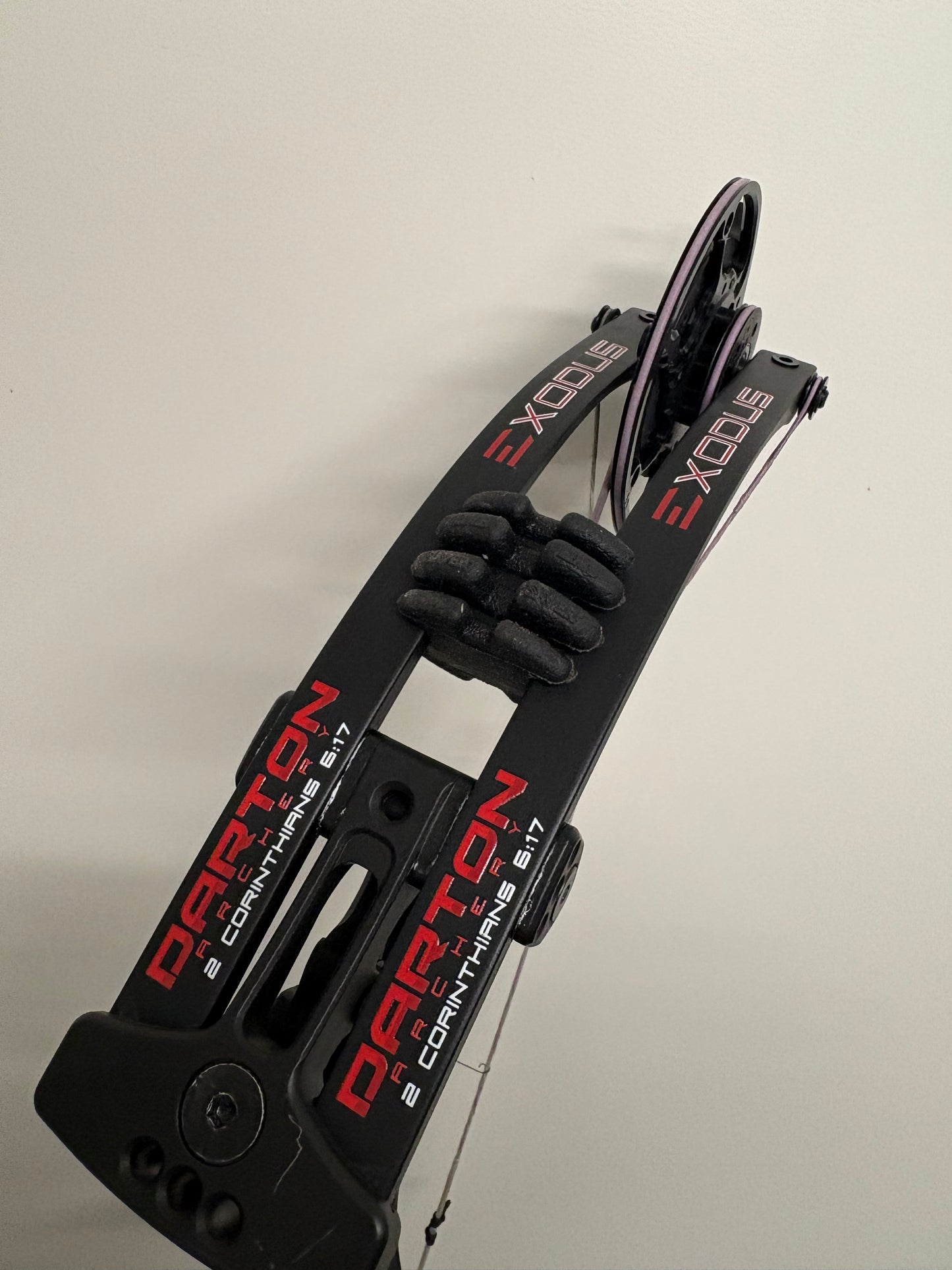 Darton Exodus Compound Bow RH/LH Black 50-60 lbs - Used (#1.3)