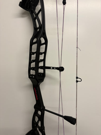 Darton Exodus Compound Bow RH/LH Black 50-60 lbs - Used (#1.3)