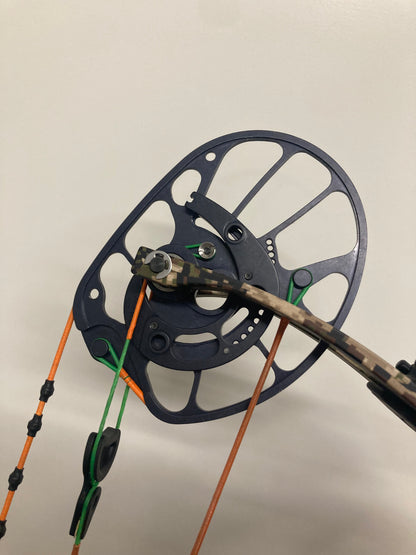 PSE Embark Nock On NTN Compound Bow RH Black 50-60 lbs - Used