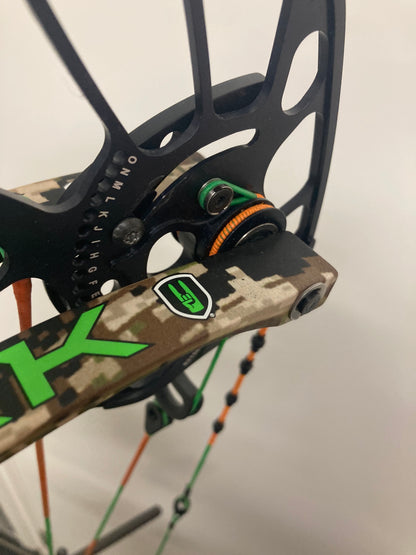 PSE Embark Nock On NTN Compound Bow RH Black 50-60 lbs - Used