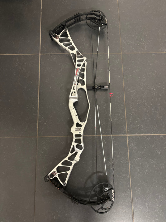 Hoyt HyperEdge Compound Bow RH Silver DFX #3 35-45 lbs - Used