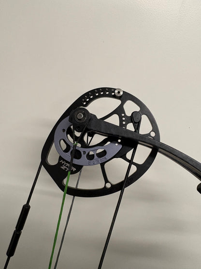 Hoyt ProForce Compound Bow RH Black Out ZT Hyper #2 50-60 lbs - Used