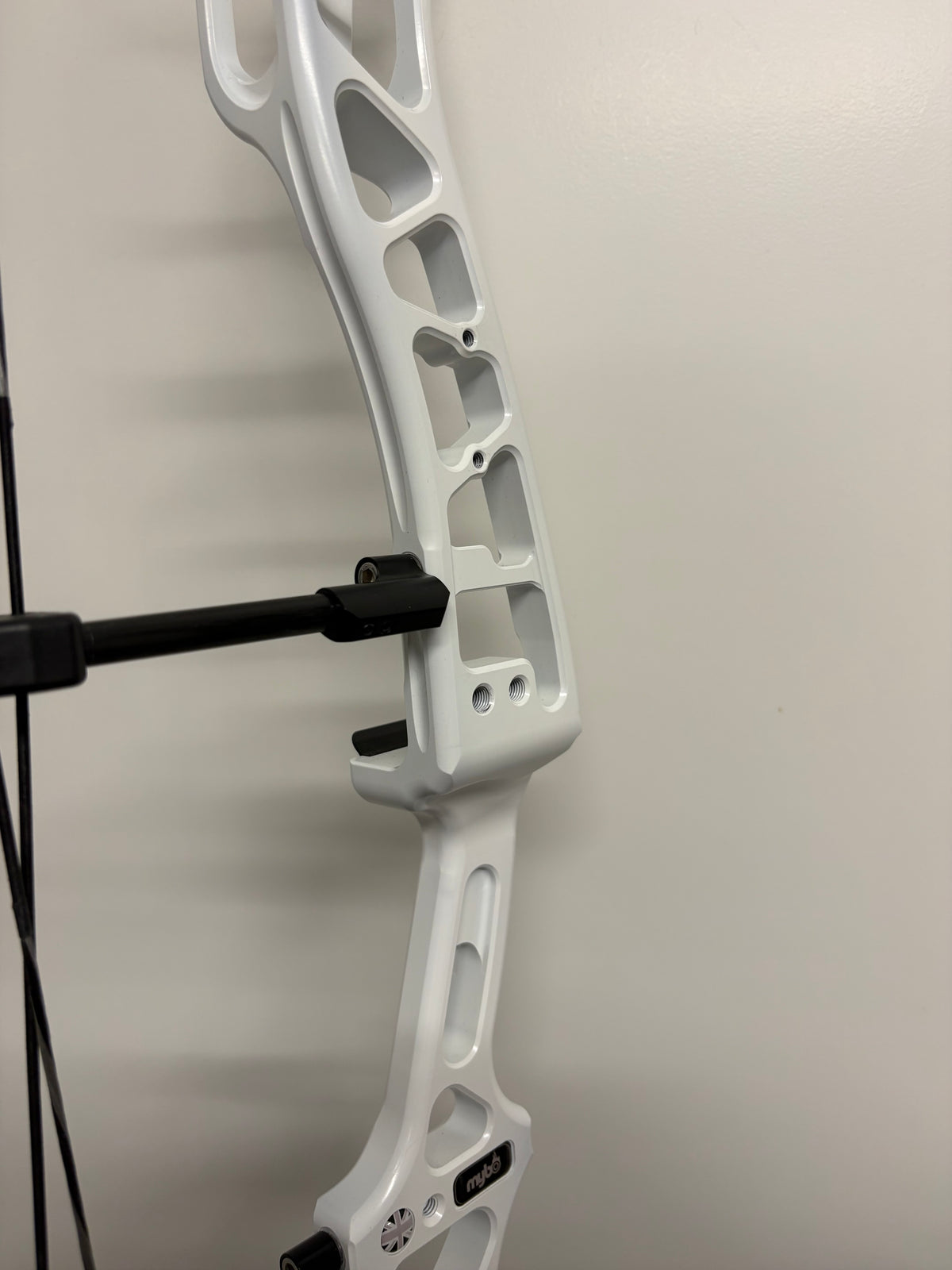 Mybo Revolution 40 M-Cam Compound Bow RH Stormtrooper White 50-60 lbs - Show Model