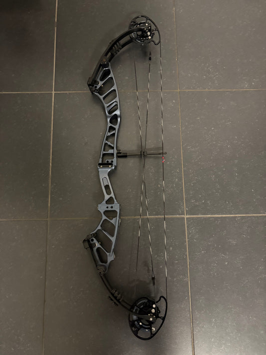 Mybo Revolution 37 R-Cam Compound Bow RH Slate Grey 50-60 lbs - Used