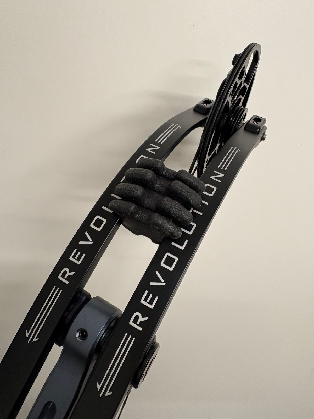 Mybo Revolution 37 R-Cam Compound Bow RH Slate Grey 50-60 lbs - Used