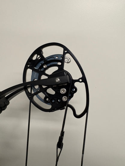 Mybo Revolution 37 R-Cam Compound Bow RH Slate Grey 50-60 lbs - Used