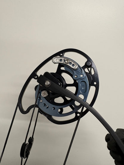 Mybo Revolution 37 R-Cam Compound Bow RH Slate Grey 50-60 lbs - Used