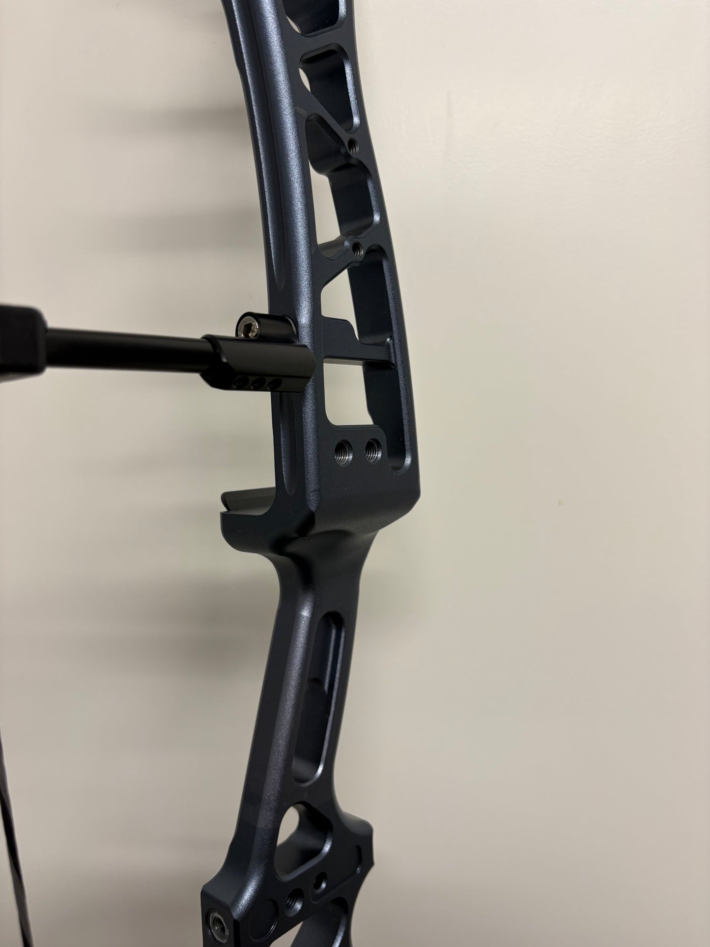Mybo Revolution 37 R-Cam Compound Bow RH Slate Grey 50-60 lbs - Used