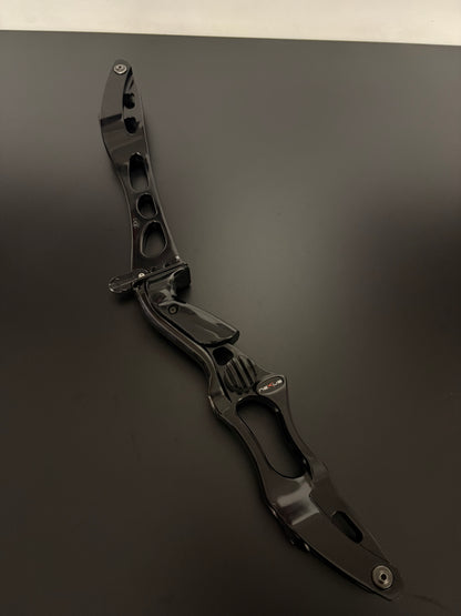 Hoyt Riser Nexus ILF RH Glossy Black - Used