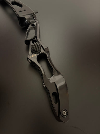 Hoyt Riser Nexus ILF RH Glossy Black - Used