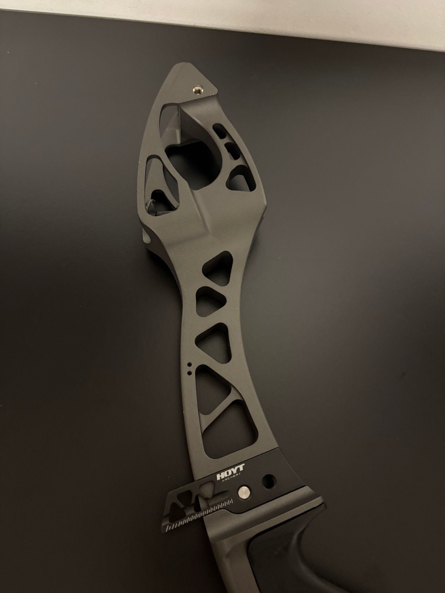 Hoyt Riser Formula XI RH Slate 25'' - Used