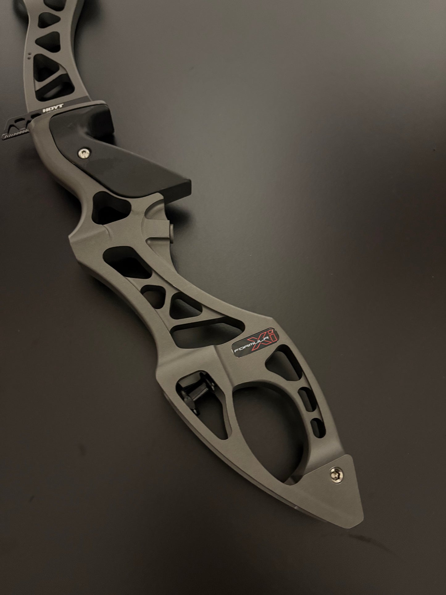 Hoyt Riser Formula XI RH Slate 25'' - Used