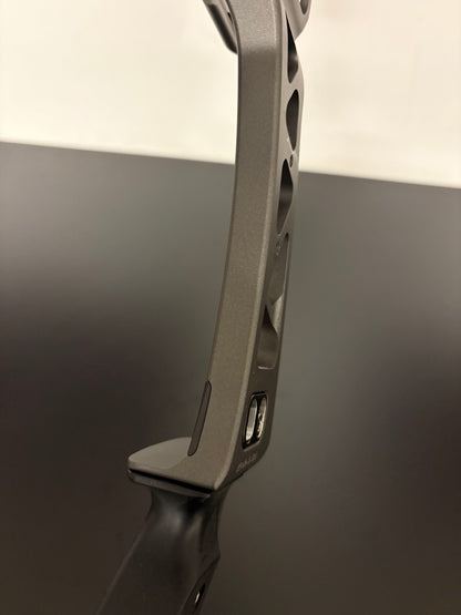 Hoyt Riser Formula XI RH Slate 25'' - Used