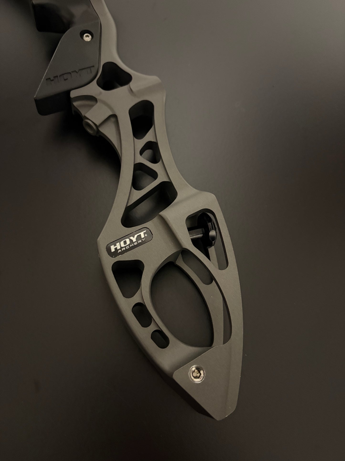 Hoyt Riser Formula XI RH Slate 25'' - Used