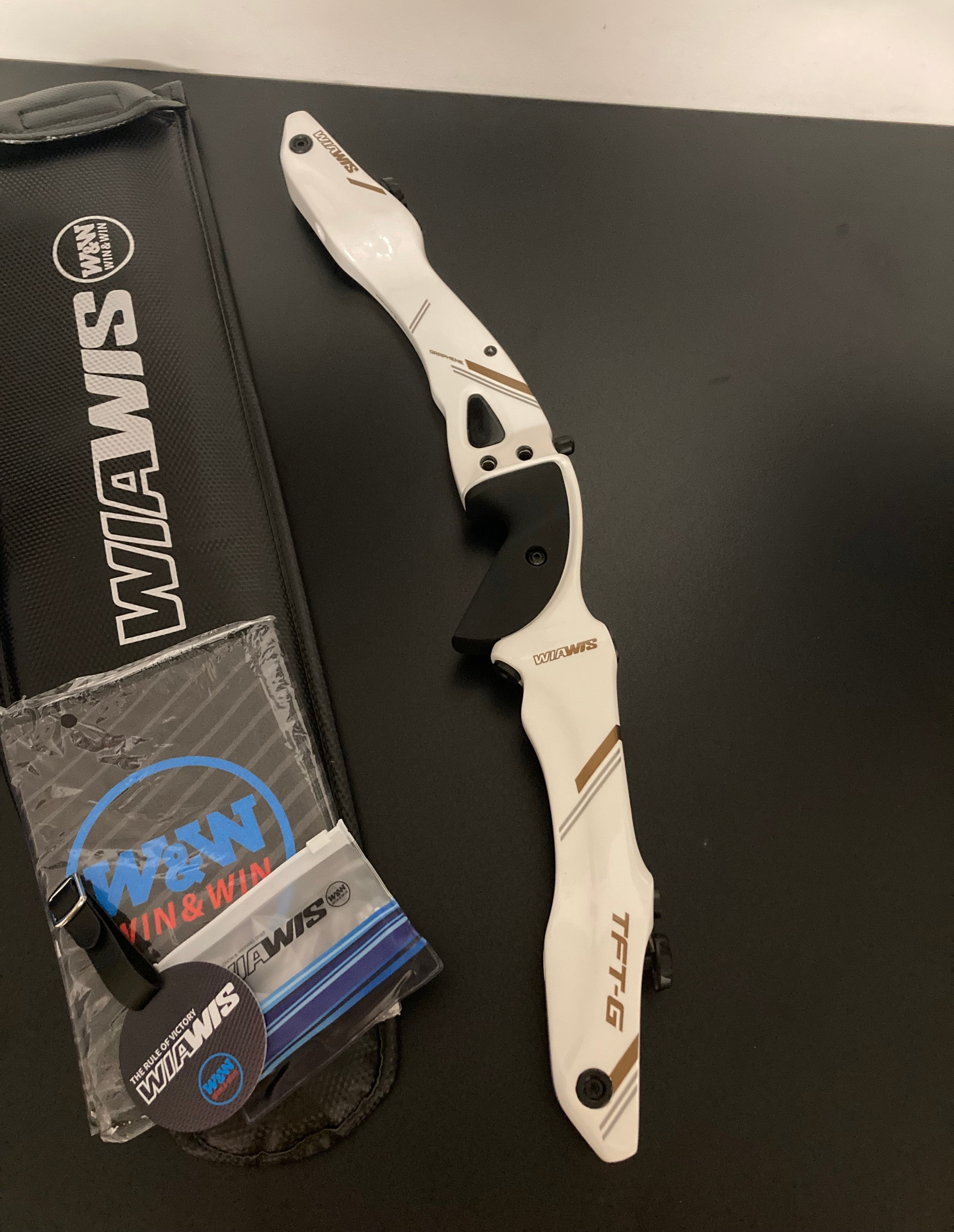 Iw Riser W&W Riser Wiawis TFT-Graphene ILF LH White Gold 25'' - NEW – Archery Outlet