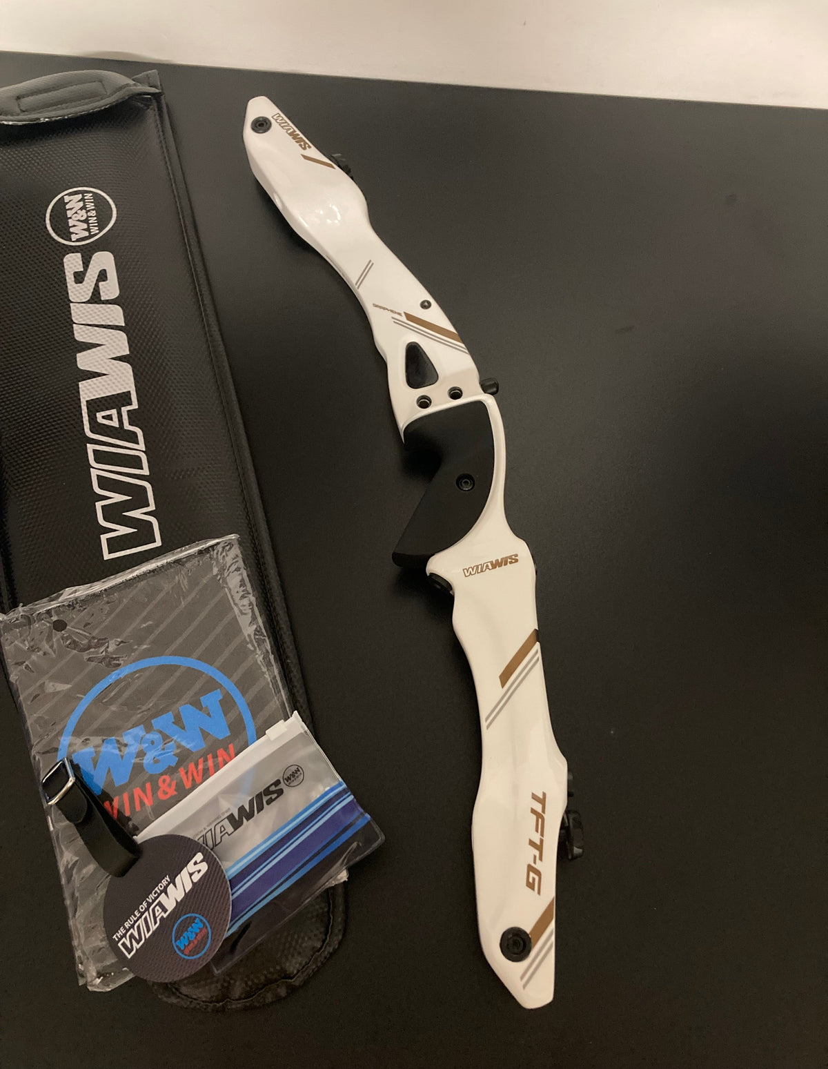 Wf19 Riser W&W Riser Wiawis TFT-Graphene ILF LH White Gold 25'' - NEW – Archery Outlet
