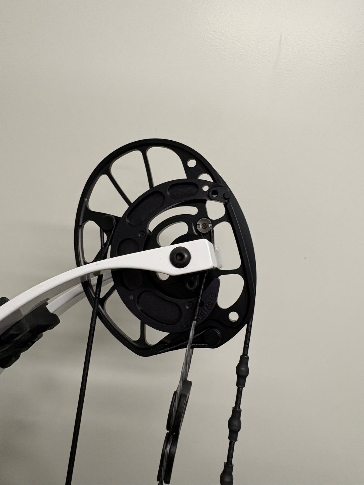 PSE Supra X 37 EM2 Compound Bow LH Navy Blue 50-60 lbs - NEW