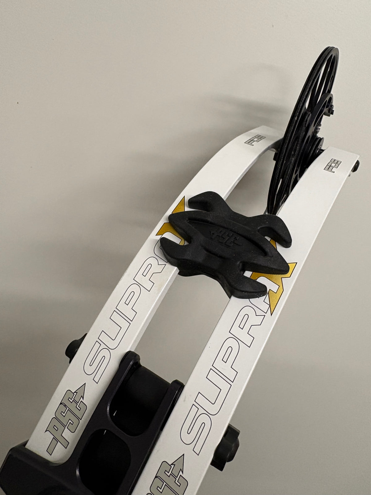 PSE Supra X 37 EM2 Compound Bow LH Black 50-60 lbs - NEW