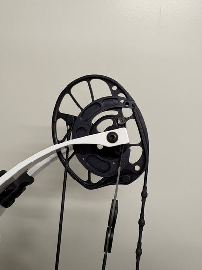 PSE Supra X 37 EM2 Compound Bow LH Black 50-60 lbs - NEW
