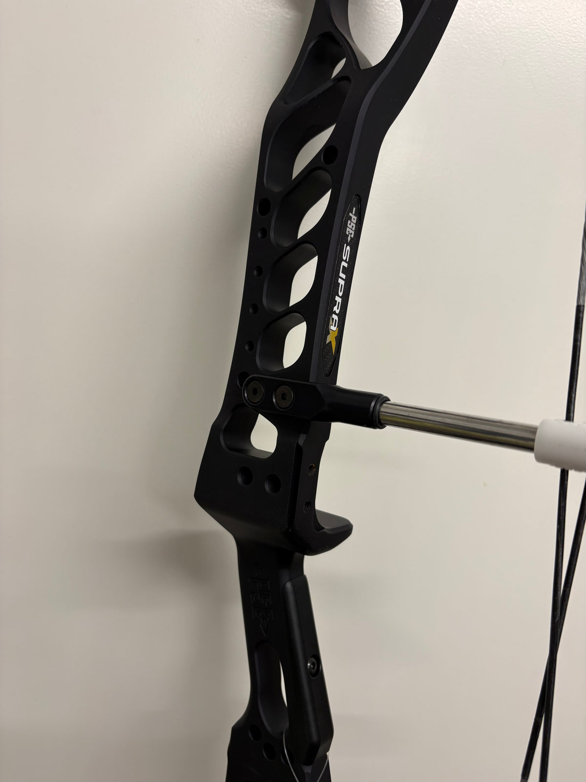 PSE Supra X 37 EM2 Compound Bow LH Black 50-60 lbs - NEW