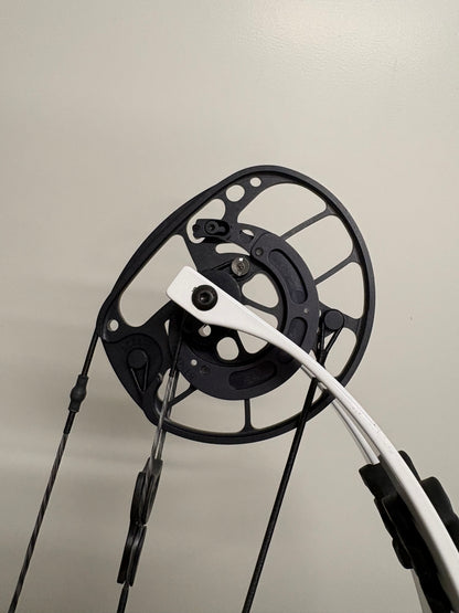 PSE Supra X 37 SE2 Compound Bow RH Purple 40-50 lbs - NEW